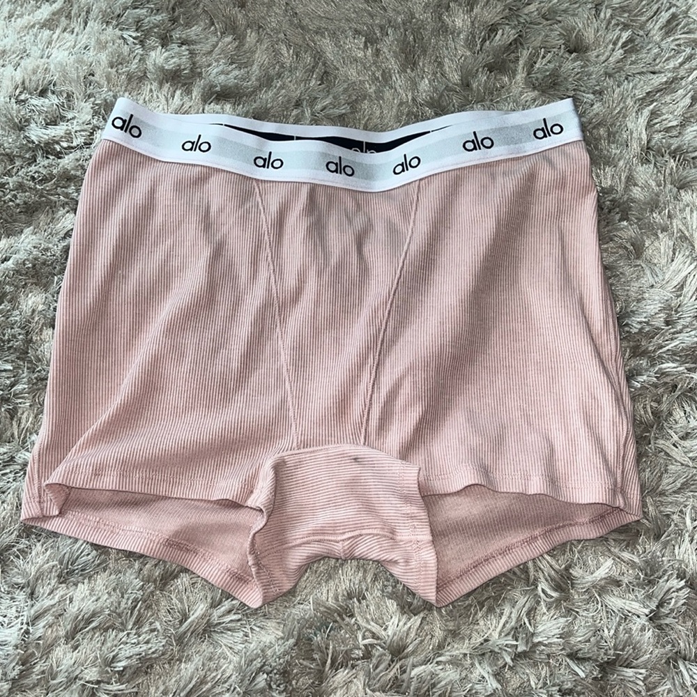 Light pink alo shorts